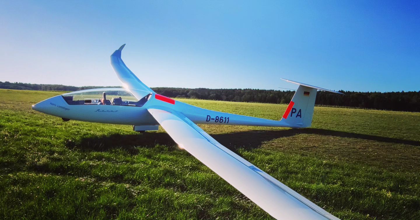 Arcus S Ohne Motor eine echte Seltenheit. 🦅#arcus #augsburg #edma #flying #glider #soaring #sportinaugsburg